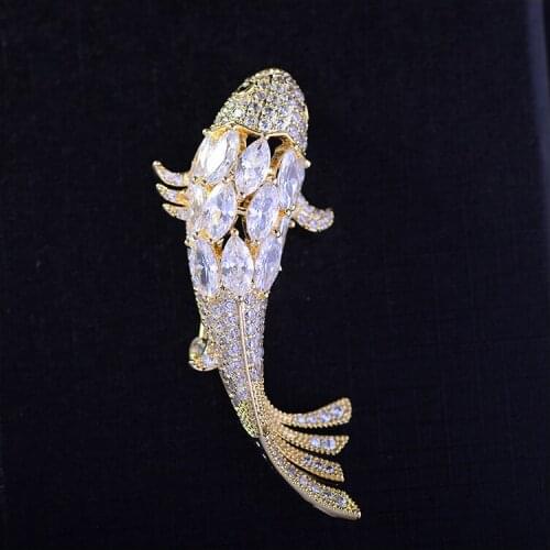 Lovely Fish Shape Brooches for Women Luxury Zircon Brooch Pin Female Jewelry Gold Fish Lapel Pin Gift for Men Cute Copper Broche