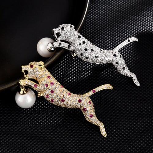 New Leopard Brooches for Women Fashion Luxury Vivid Animal Pins for Men Suit Coat Accessories Bag Jewelry Xmas Gift