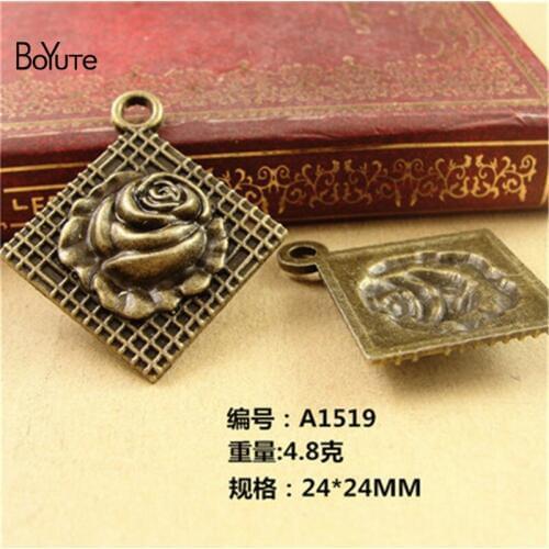 BoYuTe (30 Pieces/Lot) 24*24MM Zinc Alloy Rose Card Pendant Charms Antique Bronze Plated Metal Pendant fit Diy Jewelry Findings