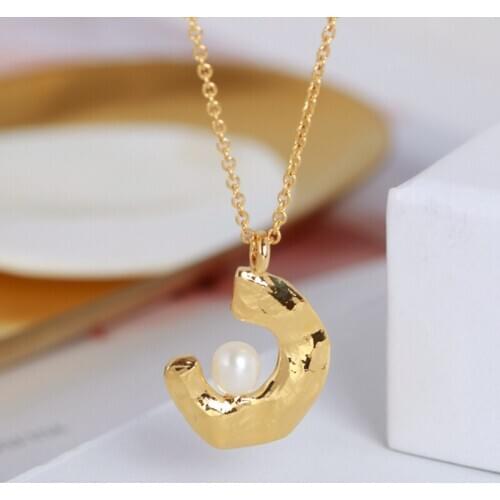 Spring and summer folds irregular glossy C-shaped set imitation pearl necklace