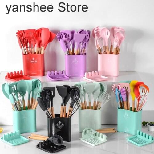 Kitchenware, kitchenware, Kitchenware