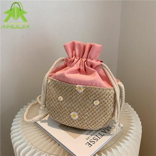 Summer Rattan Bag Handmade Woven Beach Crossbody Bag Flower Straw Messenger Bag Women New Fashion String Casual Mini Bucket Bag