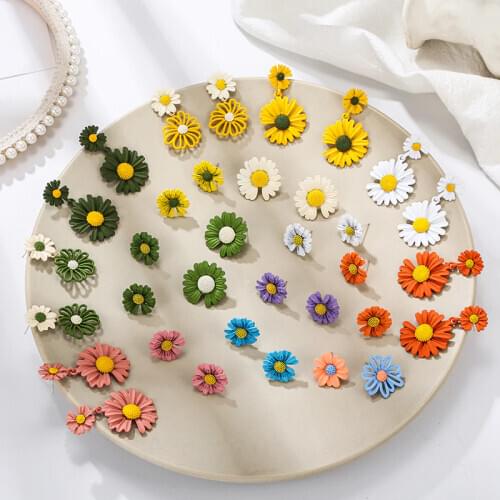 New 1 Pair Golden Daisy Earrings For Women Fresh Charming Lovely Cute Simplicity Style Daisy Flower Trendy Ear Studs