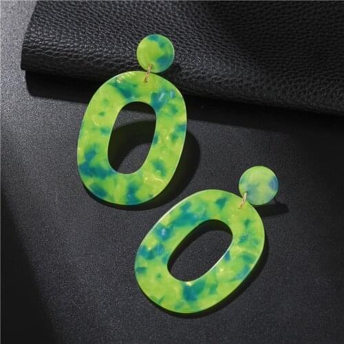 Europe and the United States best-selling accessories fashion simple green acrylic hollow earrings wholesale manufacturers direc