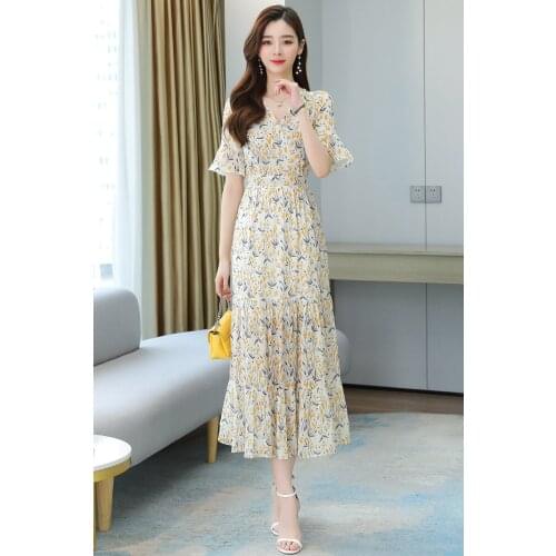 French retro puff sleeve small floral dress female 2021 new summer V-neck Long dress Pleated skirt