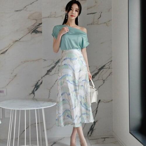 Korean Women Fashion Print 2 Pieces Set 2021 Summer Office Wear One Shoulder Tops And Casual Print Skirt Set