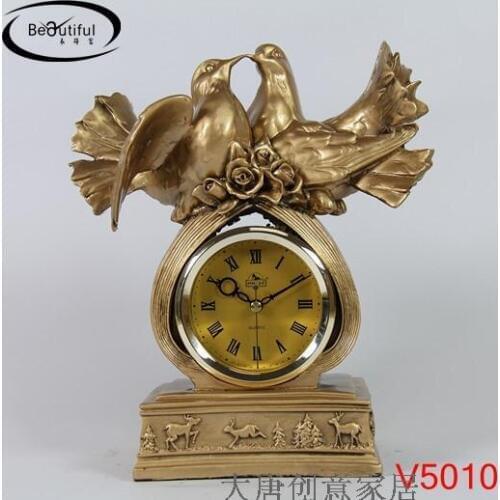 LOVER PIGEON CRAFT BASE CLOCK, QUARTZ CLOCK, EUROPEAN RESTORATION HOME LIVING ROOM CREATIVE CLOCK AND WATCH FASHION ARRANGEMENT