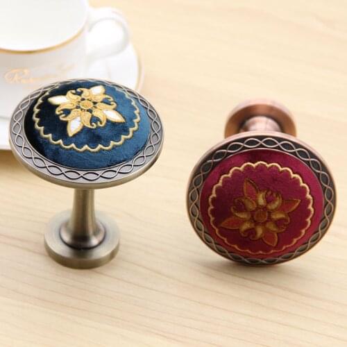 European Style Embroidery Metal Hook Boutique Curtain Wall Hook Wall Tie Back Tassel Brush Holder Curtain Accessories