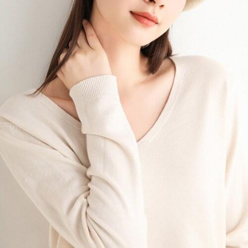 MRMT 2021 New Polyester Womens T shirt V-neck Long-Sleeved Women T-shirt Bottoming Loose Women T-shirt For Female Woman Clothing