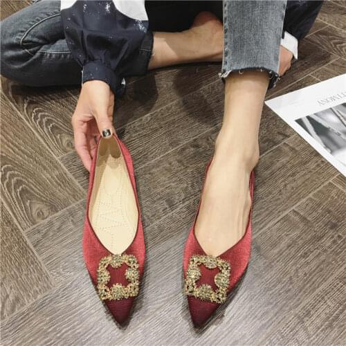 Fashion Flats Women Wedding Shoes Brand Ladies Flats High Quality Rhinestone Pointed Toe Crystal Women Shoes Slip On Loafers