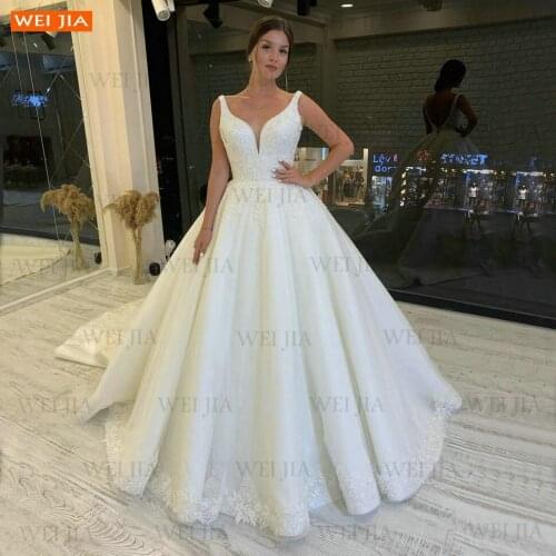 Aristocratic Backless Wedding Dresses Lace Up 2021 Trouwjurk Appliques Ball Gown Bridal Dress Long Court Train Robe De Mariee