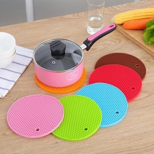 Kitchen gadgets thick silicone placemat durable honeycomb round non-slip hot casserole pad plate pad coaster Eco-Friendly
