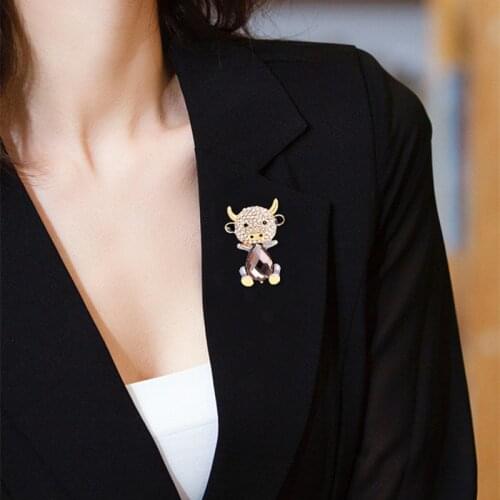 Rhinestone Cute Enamel Milk Cow Brooches For Women Chinese Bull Year Design Fashion Animal Pin Brooch Good Gift