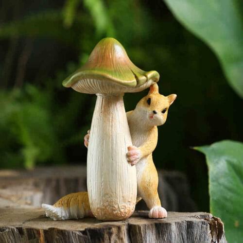 Squirrel Mushroom Statue Resin Animal Sculpture Fairy Garden Decoration Statuette Home Desktop Decor Micro Landscape Accessories