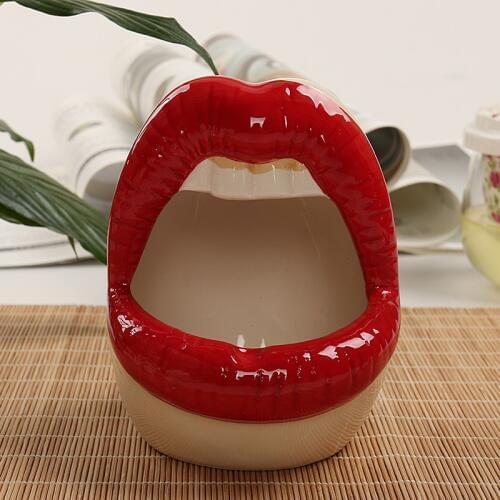 Creative personality ceramic buckteeth big lips ashtray fashion European fashion cute restaurant with KTV cigarette cylinder