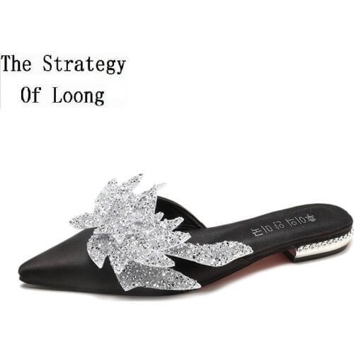 2019 Summer Fashion Outside Flowers Crystal Pointed Toe Shallow Women Slippers Cover Toe Flat Heels Lady Beach Shoes 190419