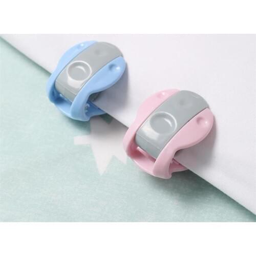 4 Pcs Plastic Comforter Cover Clips Gripper Blankets Fastener Clip Plastic Durable Non-Slip Clamp Bed Duvet Fastener Home Holder