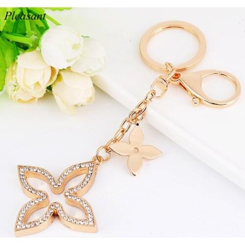 2020 Clover Keychain Golden Crystal Fashion Metal Key Ring Car Bag Pendant Jewelry Beautiful Lady Gift