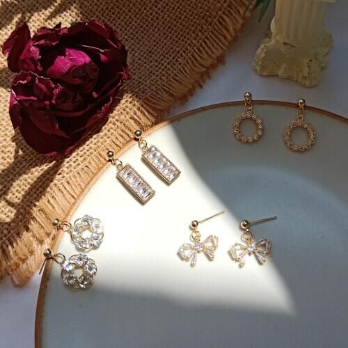 Stud Earrings for Women Fashionable Zircon Earrings Delicate Luxurious Geometric Bow Earrings Jewelry Accessories Wholesale