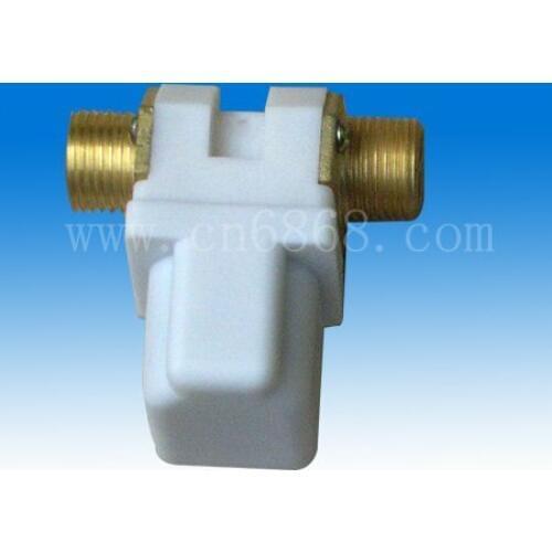 Free Shipping 10PCS 1/2'' Male Thread 2/2 Way NC Self-holding Pulse Solenoid Valve DC6V Plastic Valve Brass Pipe LPSV-15G