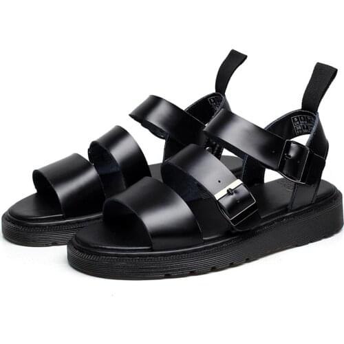 2021 New Mens Martins Shoes Summer New Style Outdoor Non-slip Breathable Men Fashion Trend Black Beach Shoes Casual Sandals