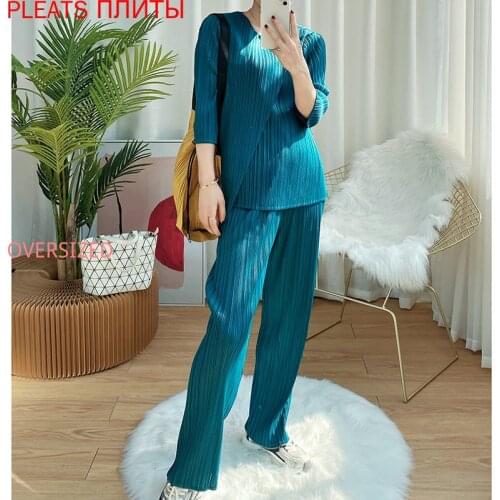 Miyake Folds 2021 Spring New Temperament Fashion Casual Suit Pants T-shirt Two-piece Suit Show Thin Pleats Two Pieces Set