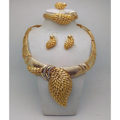 2017 Limited Big Discount High Quality Gold-color Dubai Jewelry Set Nigerian Wedding African Beads Jewelry Lady Series