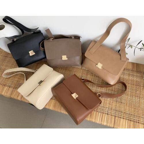 Retro shoulder bag women 2019 new Korean ulzzang commuter bag large capacity casual messenger bag