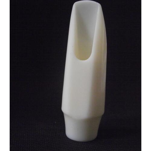 Excellent soprano Sax White mouthpiece Good tone