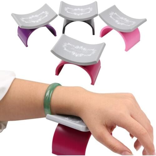 Comfortable Nail Art Pillow Hand Holder Cushion Plastic & Silicone Cushion Nail Arm Rest Manicure Tool Equipment