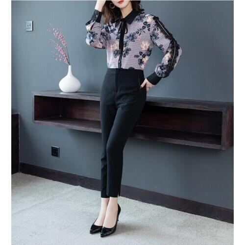 Black floral doll collar silk single-breasted shirt for ladies 2021 early spring design niche mulberry silk top