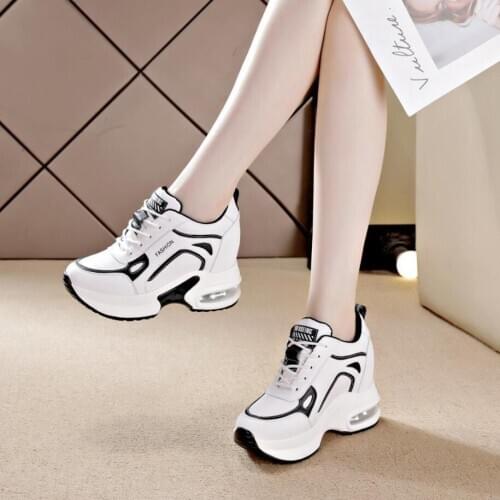 2021 Designer High Quality Trainers Womens Platform Height Lncreasing Sneakers Breathable Casual Ladies Running Chunky Shoes