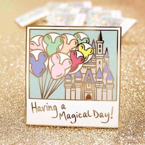 LT931 Mickey Enamel Pin castle Brooches Bag Lapel Pin Cartoon Holiday Badge Backpack Decoration Jewelry Kids Gift Accessories