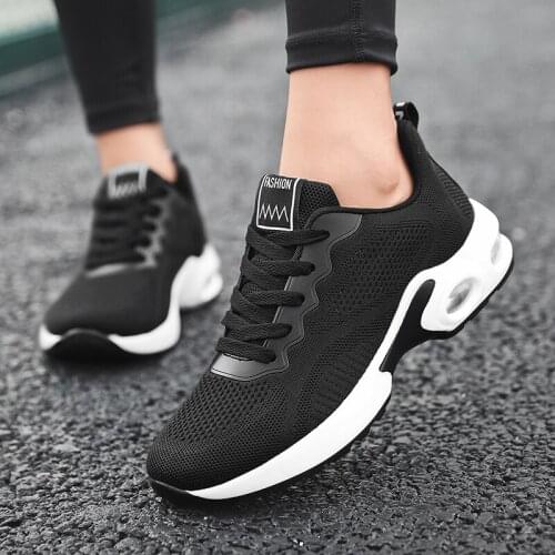 2021 New Running Shoes For Couples Breathable Casual Sport Shoes Women Outdoor Fitness Sports Shoes Female Lace-up Casual Shoes