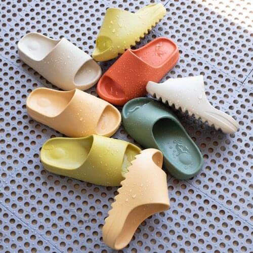 New Summer Slippers Women Men Sandals Casual Beach Shoes Graffiti Simple Slide Thick Platform EVA Mules Anti-Slip Home Slipper