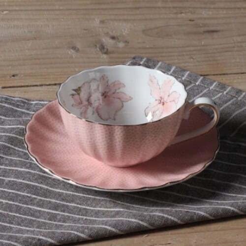 British Style Pink Bone China Coffee Cup and Saucer Set High-end Afternoon Tea Pastoral Style Flower Tea Cup