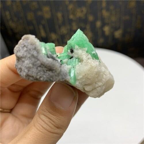 About 50g small size natural emerald quartz minerals specimen reiki healing crystals raw gemstones for collection