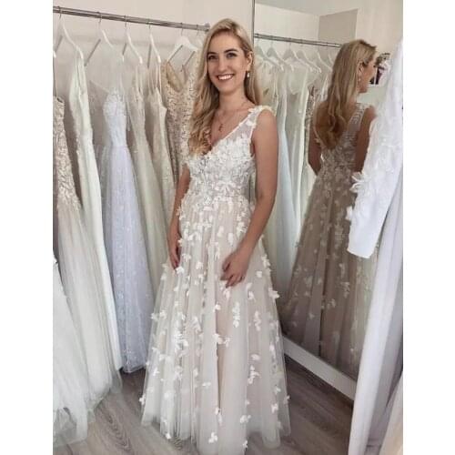 2021 Elegant A Line Wedding Dress V Neck Floor Length Bridal Bowns Sleeveless Low Back Hand Made Flowers Custom Made