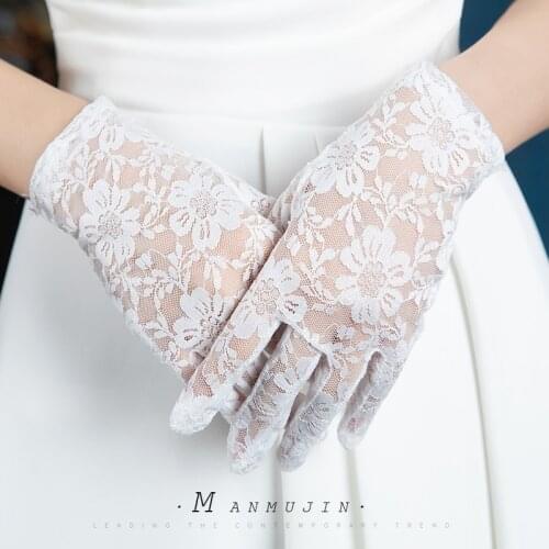 Short Bridal Wedding Gloves Lace Transparent Women Mittens UV Proof Summer White Women Party Finger Gloves Accessories 2021 New