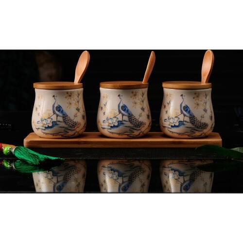 Kitchen accessories Creative ceramic condiment pot three-piece condiment bottle condiment box kitchen finishing kitchen set