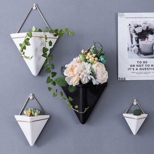 1pc Wall-mounted Flower Pot Nail-free Flowerpots Green Splendens Chlorophytum Triangular-Vase Hanging Pot