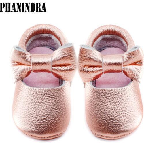 Phanindra 2020 new Genuine Leather Baby moccasins girls gold bow-knot First Walkers Soft Baby shoes Toddler Infant Fringe Shoes