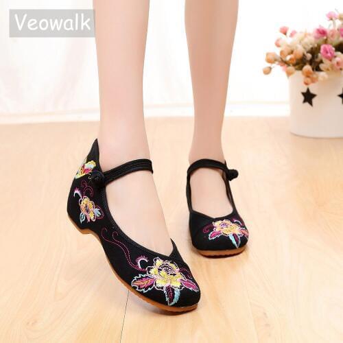 Veowalk Chinese Embroidered Women Canvas Costume Flat Shoes Ladies Casual Comfort Ballets Old Beijing Embroidery Ballerinas