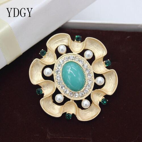 YDGY alloy European and American antique Baroque hollow gem green resin Brooch flower accessories