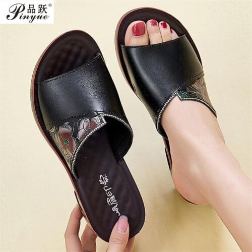 Size 35--43 Women Slippers Ladies Genuine Leather Summer Slippers Shoes Women Med Heels Fashion Rhinestone Summer Shoes