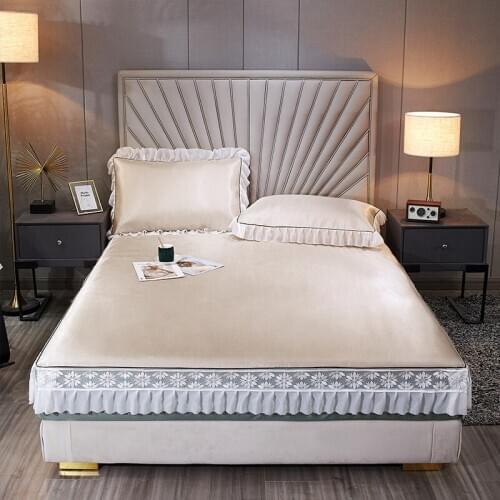 2020 new products Ice silk mat Bed cover Fitted Sheet Pillowcases 2/3 pcs Solid embroidery lace Bedding