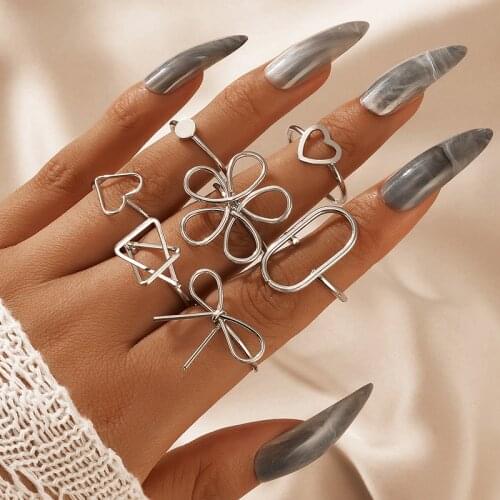Docona 7pcs/set New Fashion Bow-knot Flowers Rings for Women Simple Hollow Geometry Heart Cute Ring Set Jewelry Anillo 19717