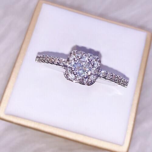 European And American High-grade Round Full Diamond Zircon Ring Elegant Temperament Ladies Wedding Ring Delicate Romantic Gift