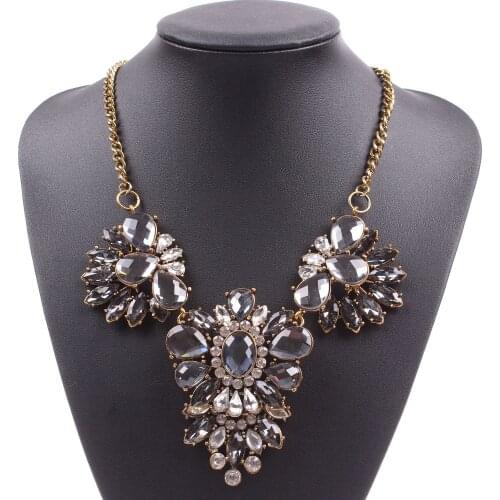 Fashion New Crystal Big Flower Leaf Pendant Jewelry Gold Color Chain Glass Rhinestone Statement Necklace for Women