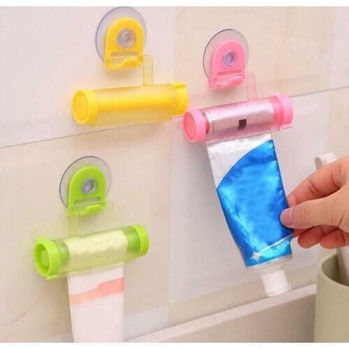 2PCS Suction Cup Hook Rolling Toothpaste Dispenser Tube Squeezer Sucker Holder Toothpaste Squeezer Shelf Bathroom Gadget Tool